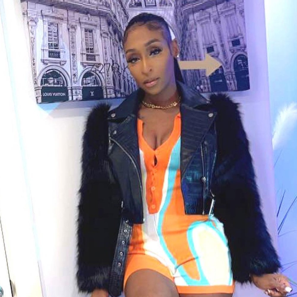 Meet your Posher, Sabrina